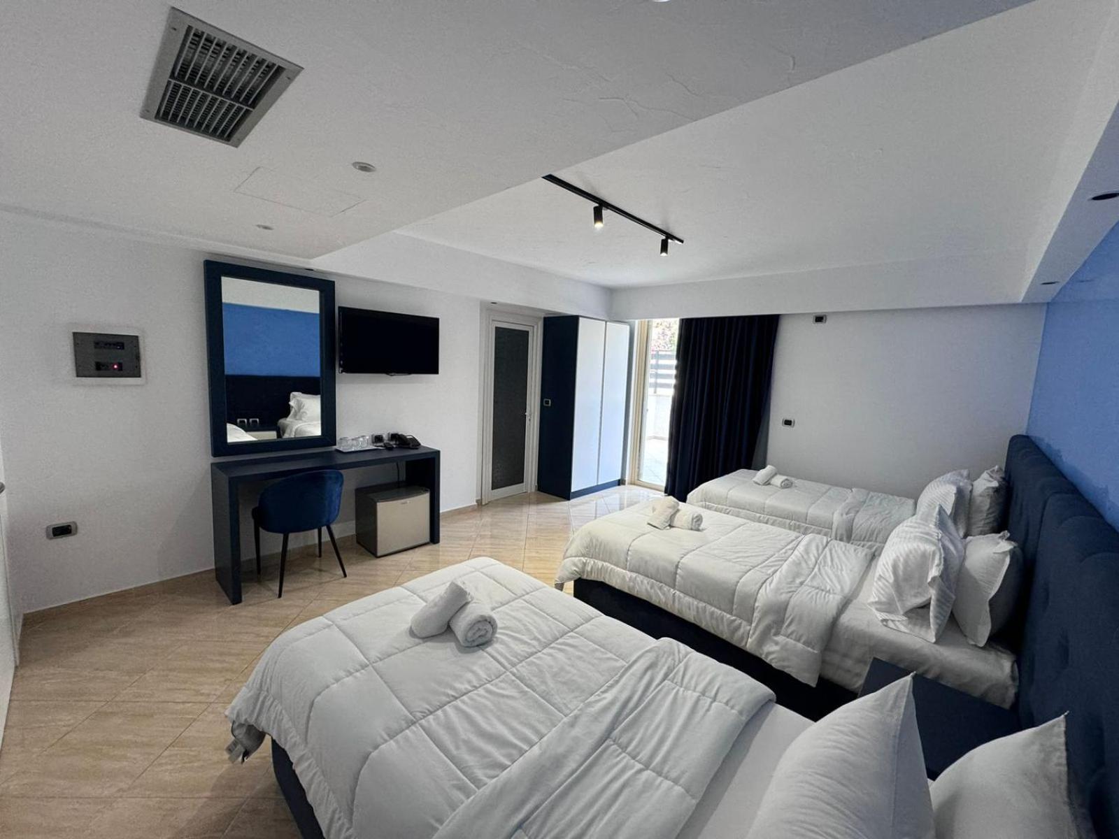 Hotel Blue Sky Sarandë Exteriér fotografie